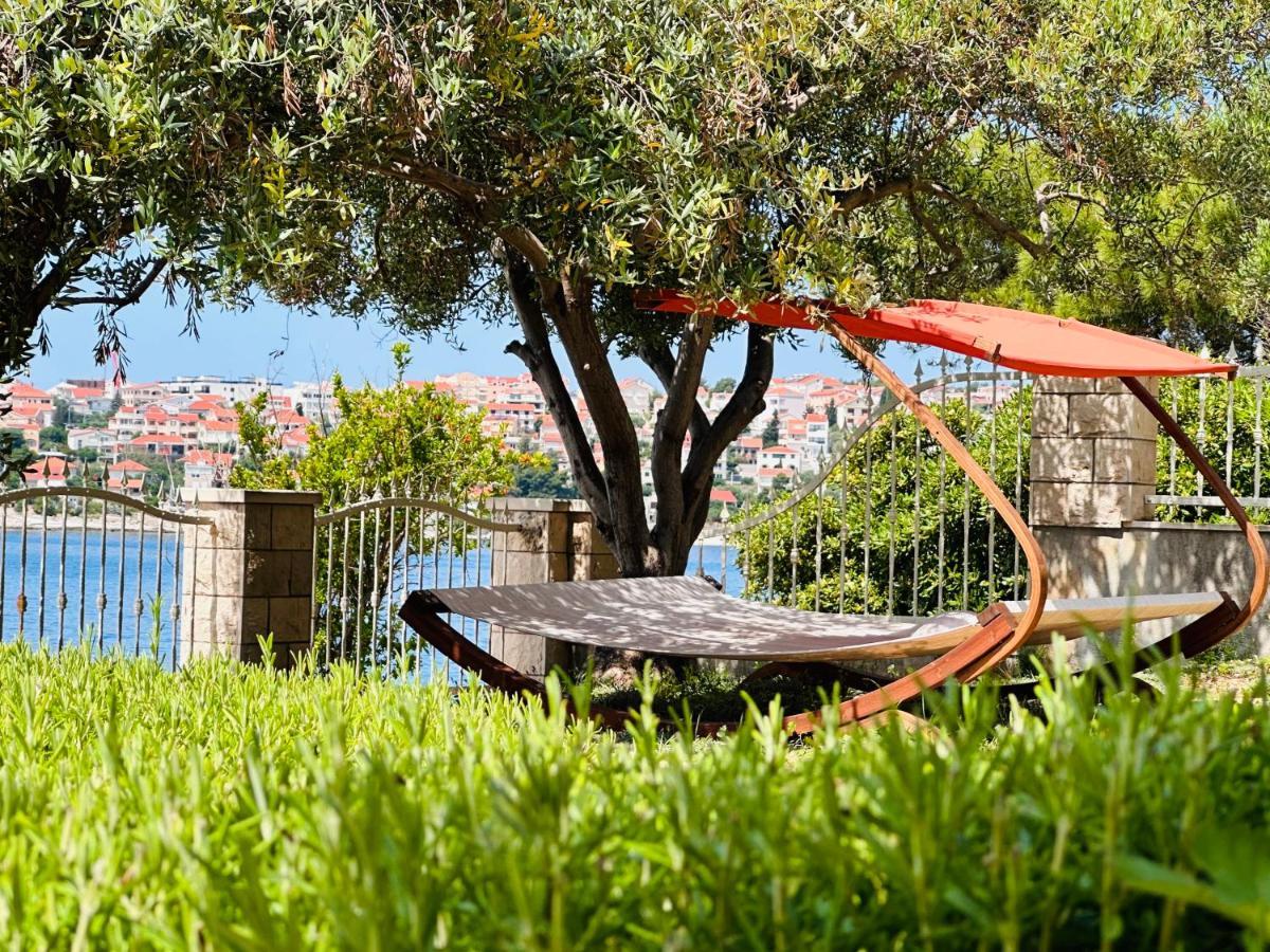 Luxury Seaside Villa With A Classic Mediterranean Olive Garden, A Fully Equipped Professional Kitchen, Pool, Sauna, Padle Boards And Canoe - Miolin Beach House Trogir Ngoại thất bức ảnh