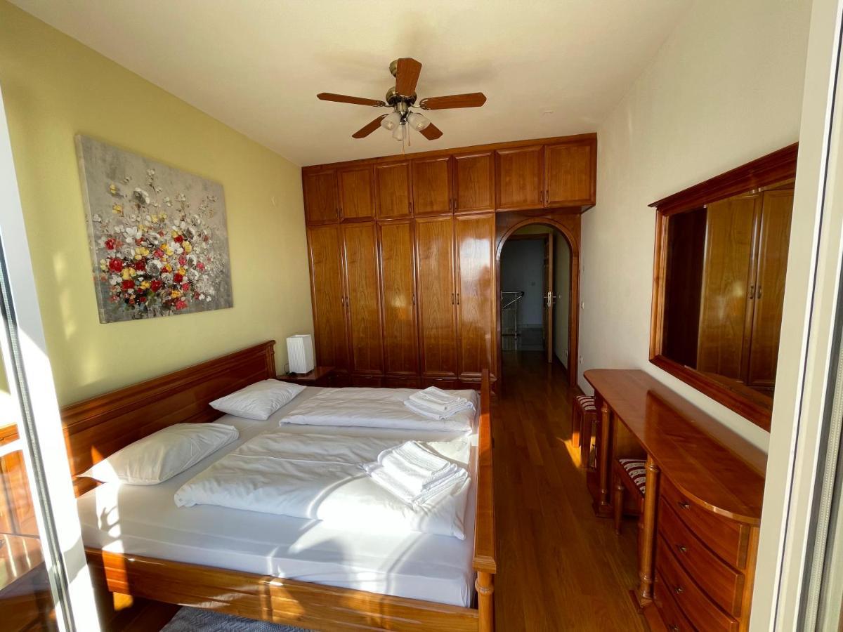 Luxury Seaside Villa With A Classic Mediterranean Olive Garden, A Fully Equipped Professional Kitchen, Pool, Sauna, Padle Boards And Canoe - Miolin Beach House Trogir Ngoại thất bức ảnh