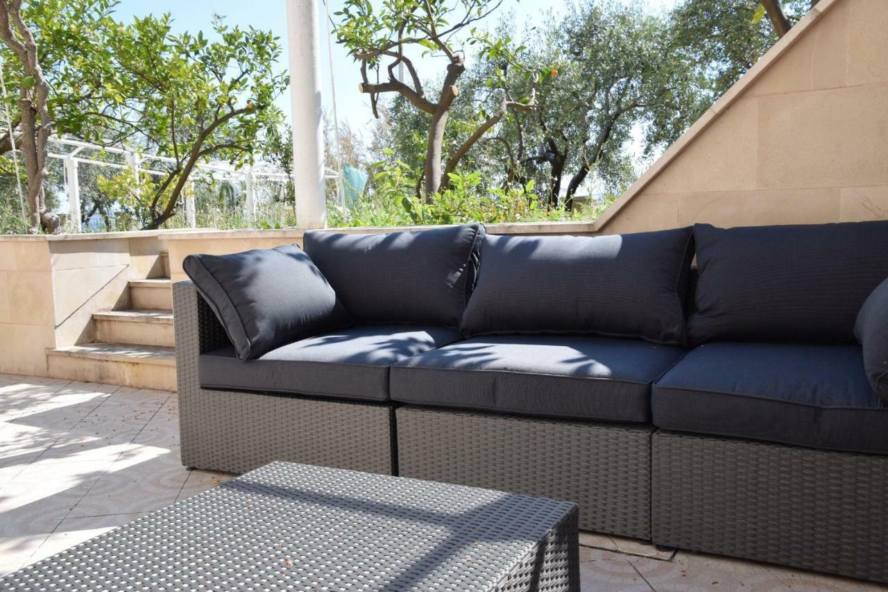 Luxury Seaside Villa With A Classic Mediterranean Olive Garden, A Fully Equipped Professional Kitchen, Pool, Sauna, Padle Boards And Canoe - Miolin Beach House Trogir Ngoại thất bức ảnh
