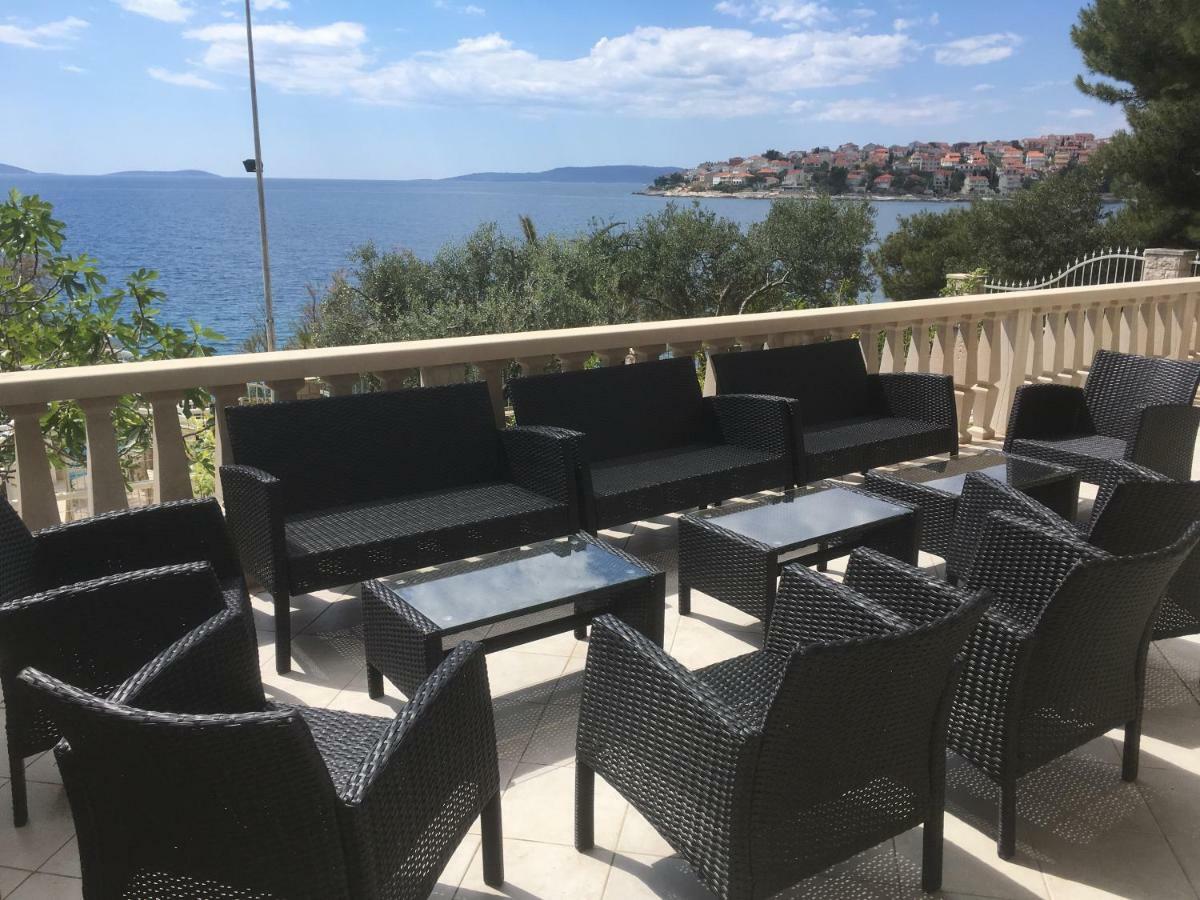 Luxury Seaside Villa With A Classic Mediterranean Olive Garden, A Fully Equipped Professional Kitchen, Pool, Sauna, Padle Boards And Canoe - Miolin Beach House Trogir Ngoại thất bức ảnh